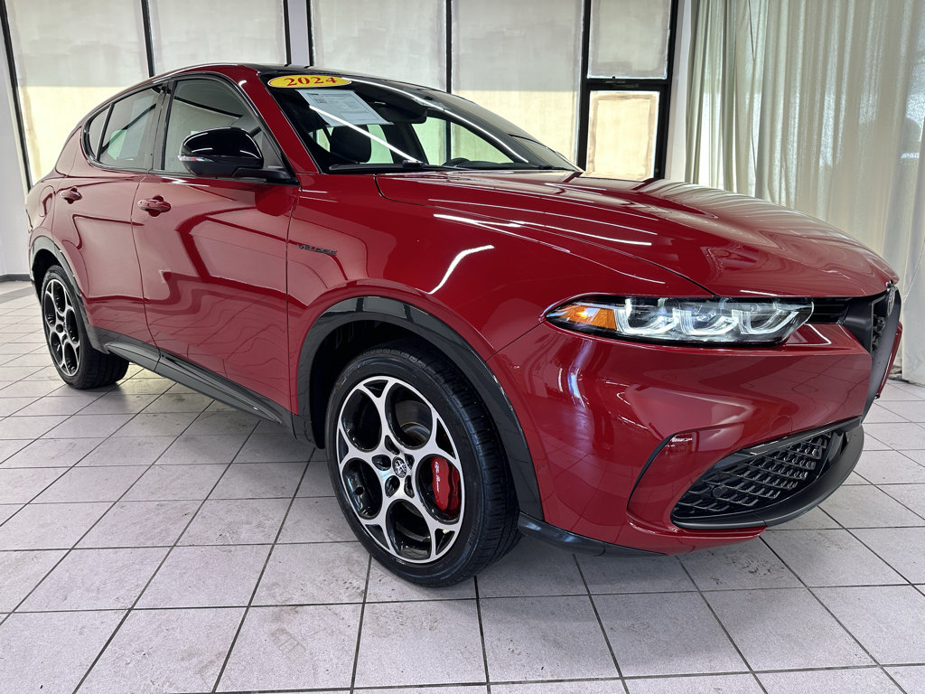 Used 2024 Alfa Romeo Tonale Veloce w/ Active Assist Package AWD/4WD image 2