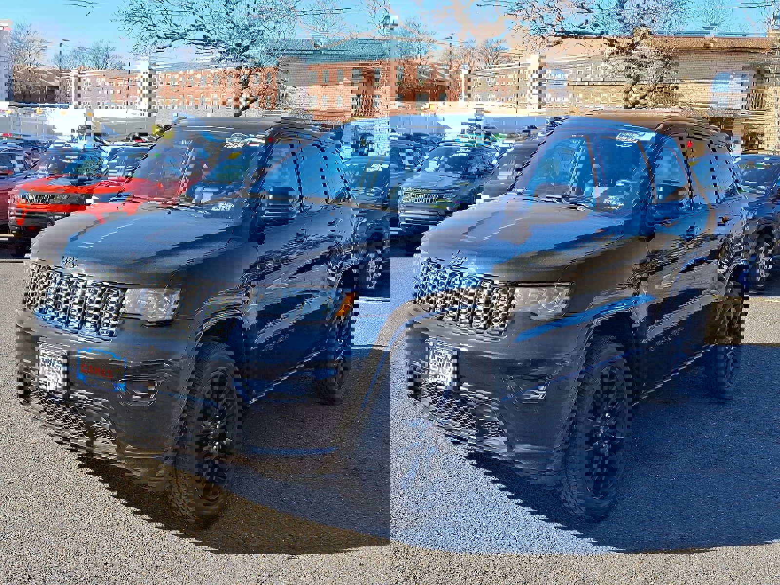 Used 2018 Jeep Grand Cherokee Altitude image 3