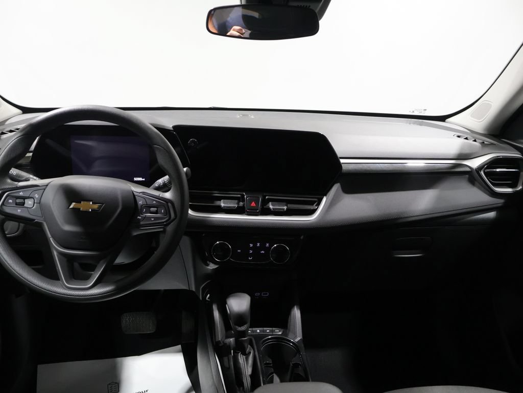Used 2026 Chevrolet TrailBlazer LT w/ Driver Confidence Package AWD/4WD image 16