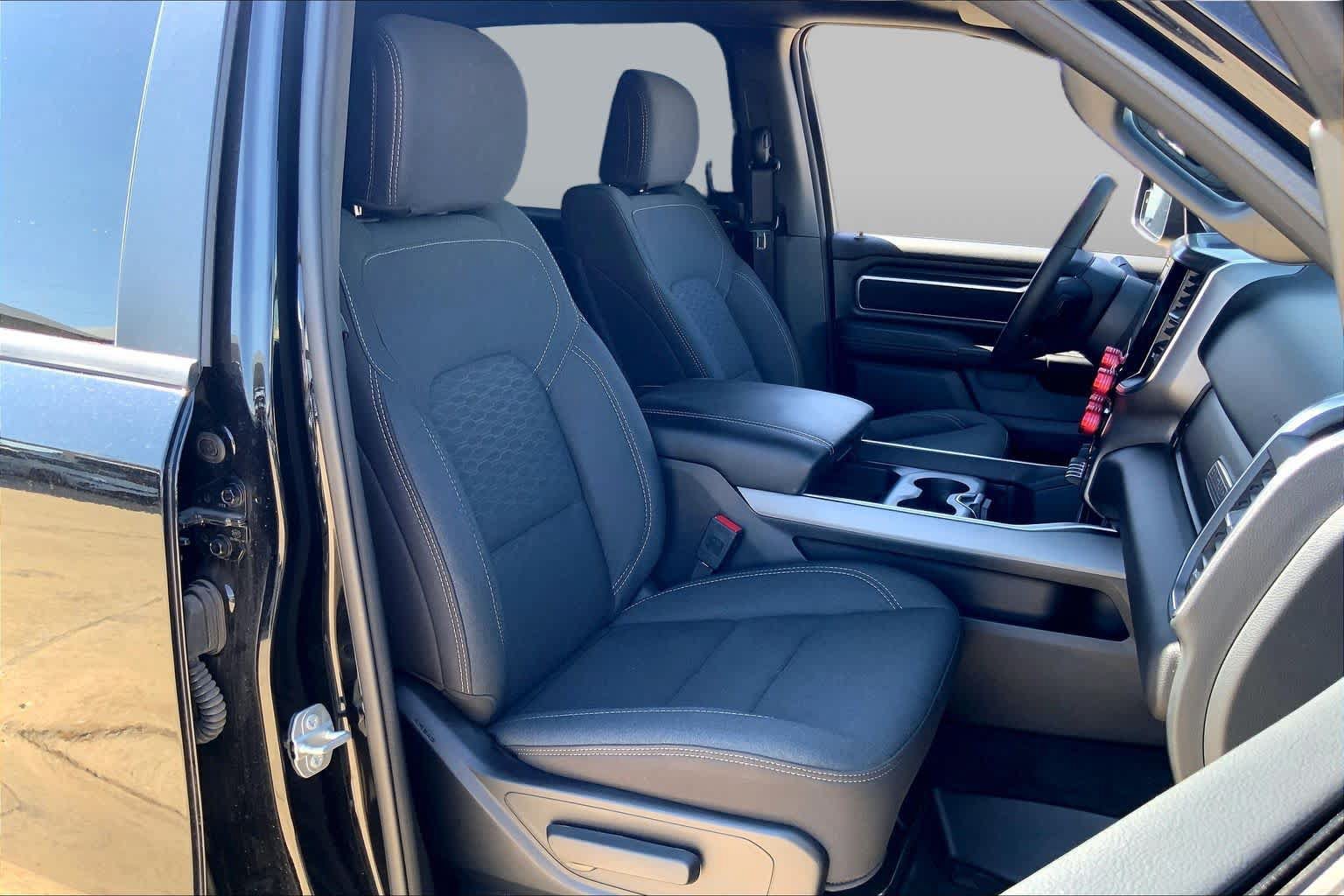 Used 2025 RAM 1500 Big Horn AWD/4WD image 9