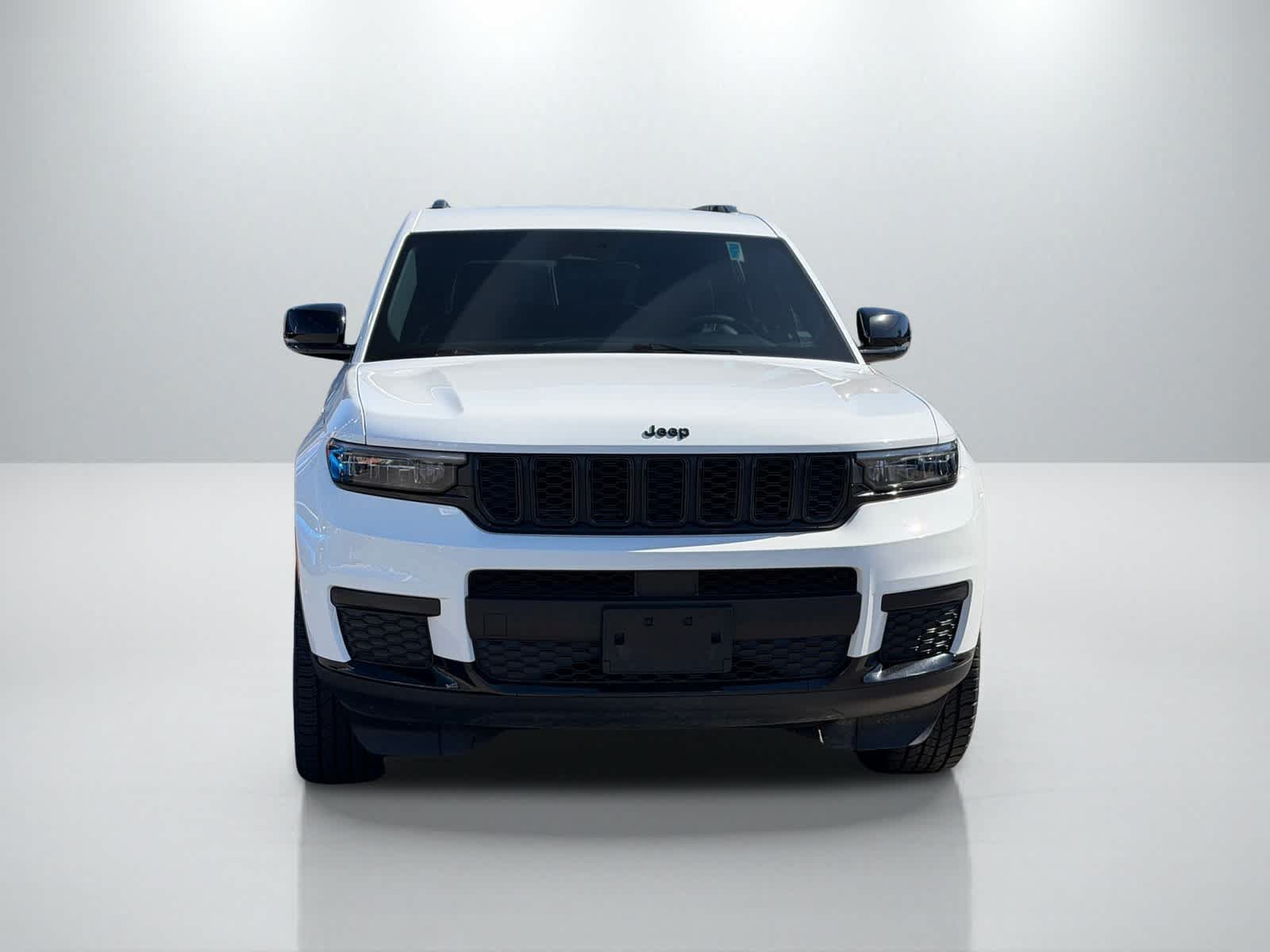 Used 2023 Jeep Grand Cherokee L Laredo RWD image 11