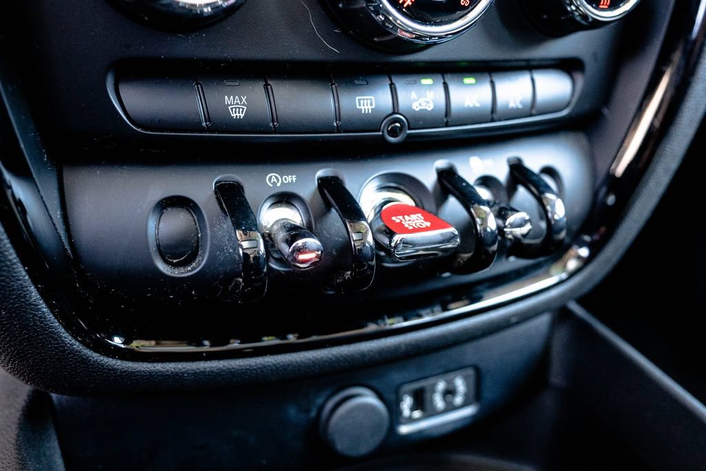 Used 2016 MINI Cooper Clubman FWD image 24