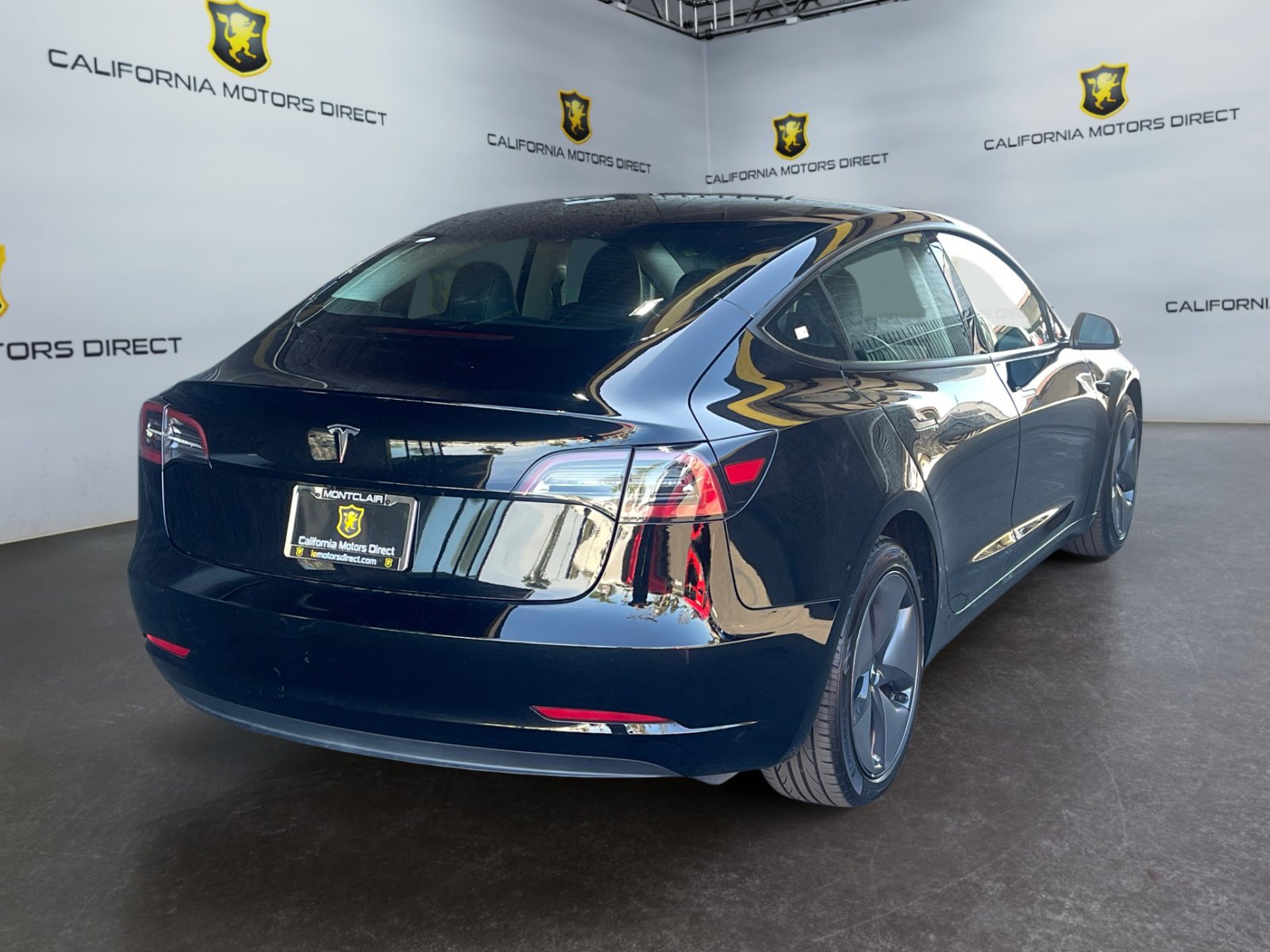 Used 2023 Tesla Model 3 Standard Range image 5