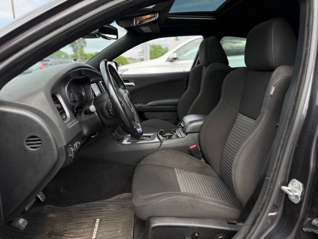 Used 2023 Dodge Charger GT w/ Technology Group RWD image 9