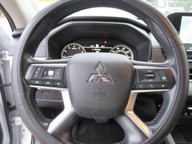 Used 2022 Mitsubishi Outlander SE image 19