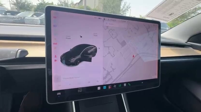 Used 2018 Tesla Model 3 Mid Range RWD image 3