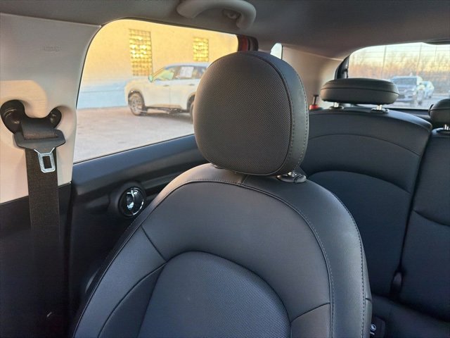 Used 2021 MINI Cooper 4-Door Hardtop w/ Storage Package image 58