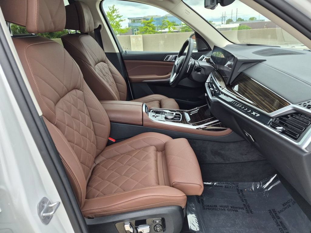 Certified 2025 BMW X7 xDrive40i w/ Premium Package AWD/4WD image 21