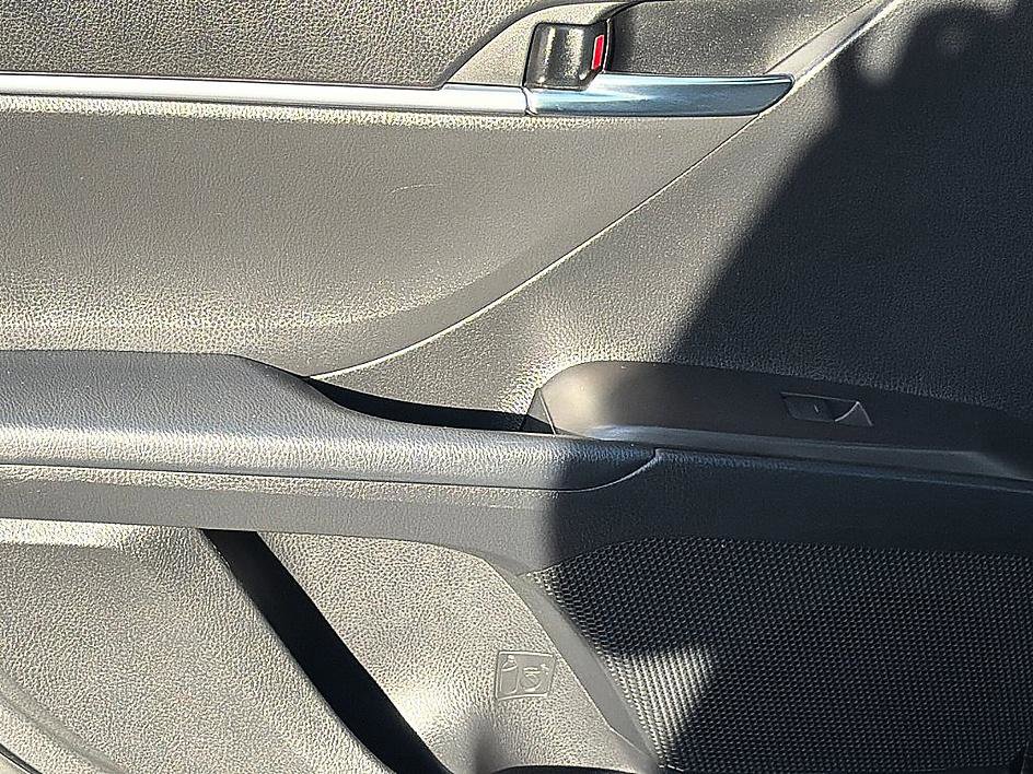 Used 2023 Toyota Camry LE image 9