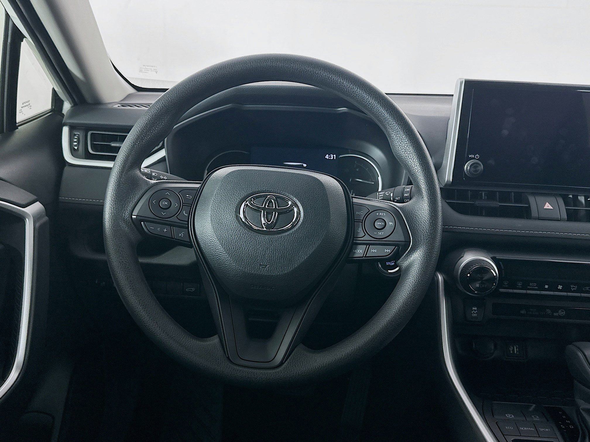 Used 2025 Toyota RAV4 XLE w/ Convenience Package image 18