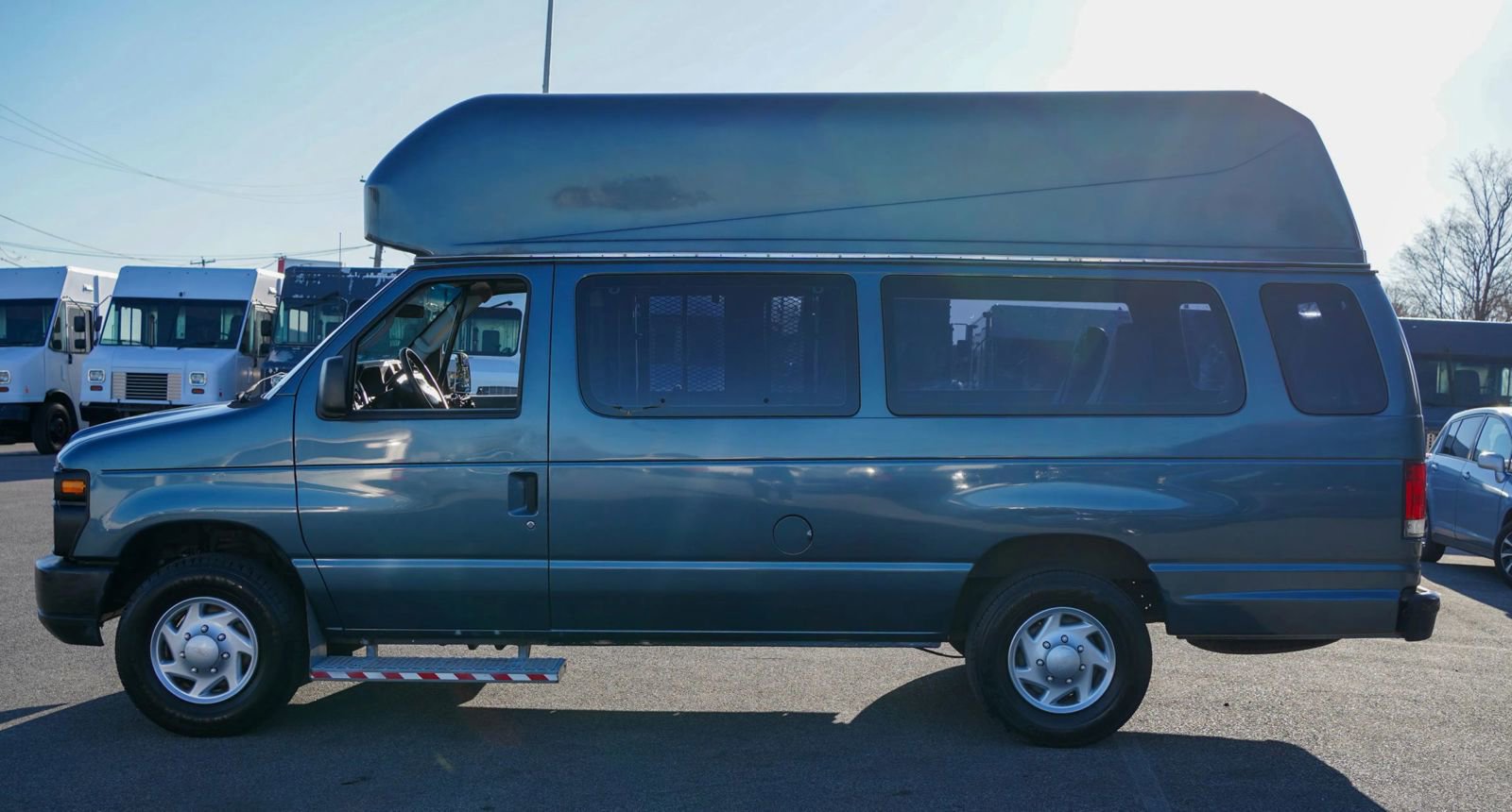 Used 2014 Ford E-350 and Econoline 350 Extended Super Duty w/ Power Group RWD image 3