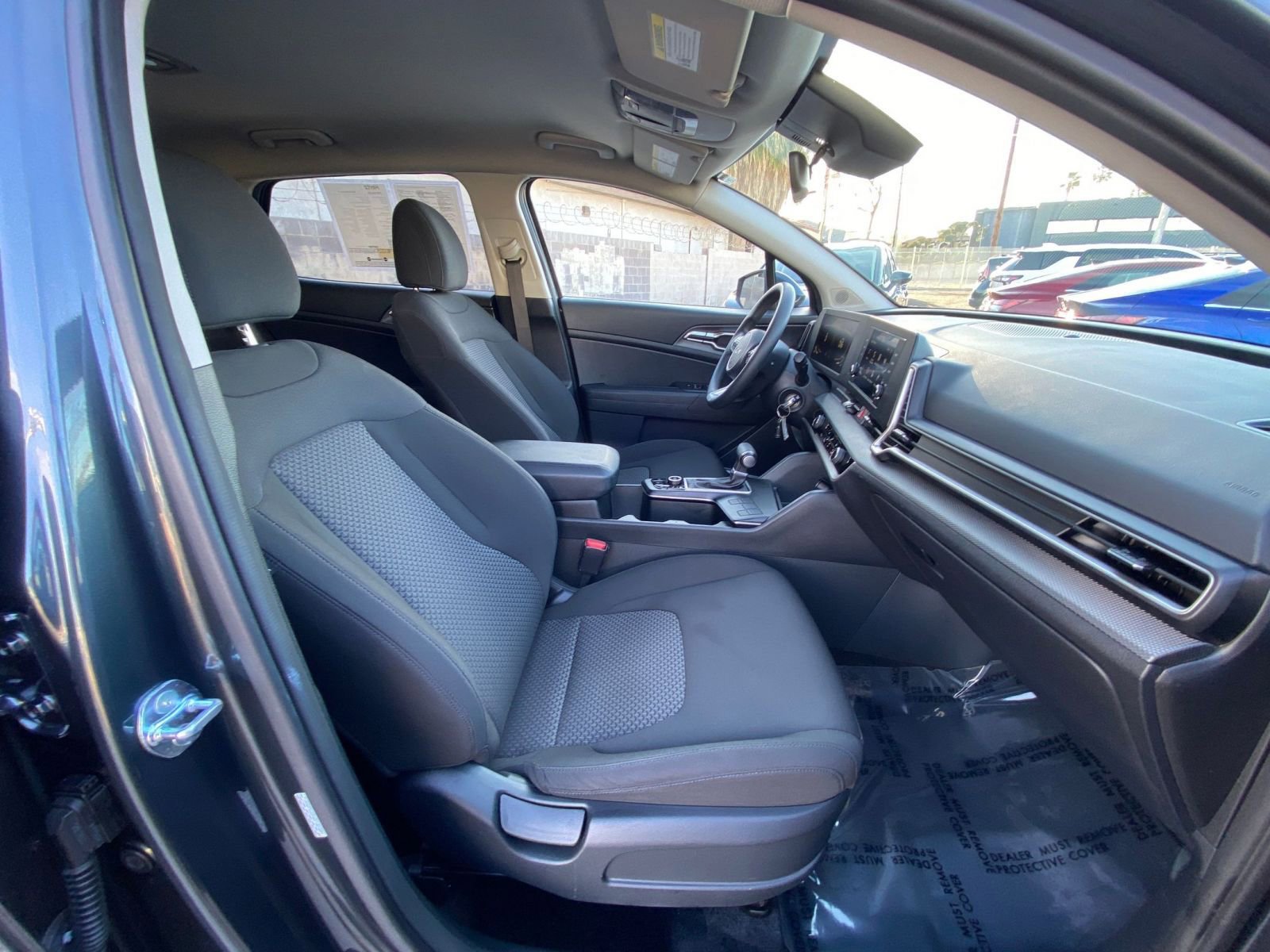 Used 2025 Kia Sportage LX image 25