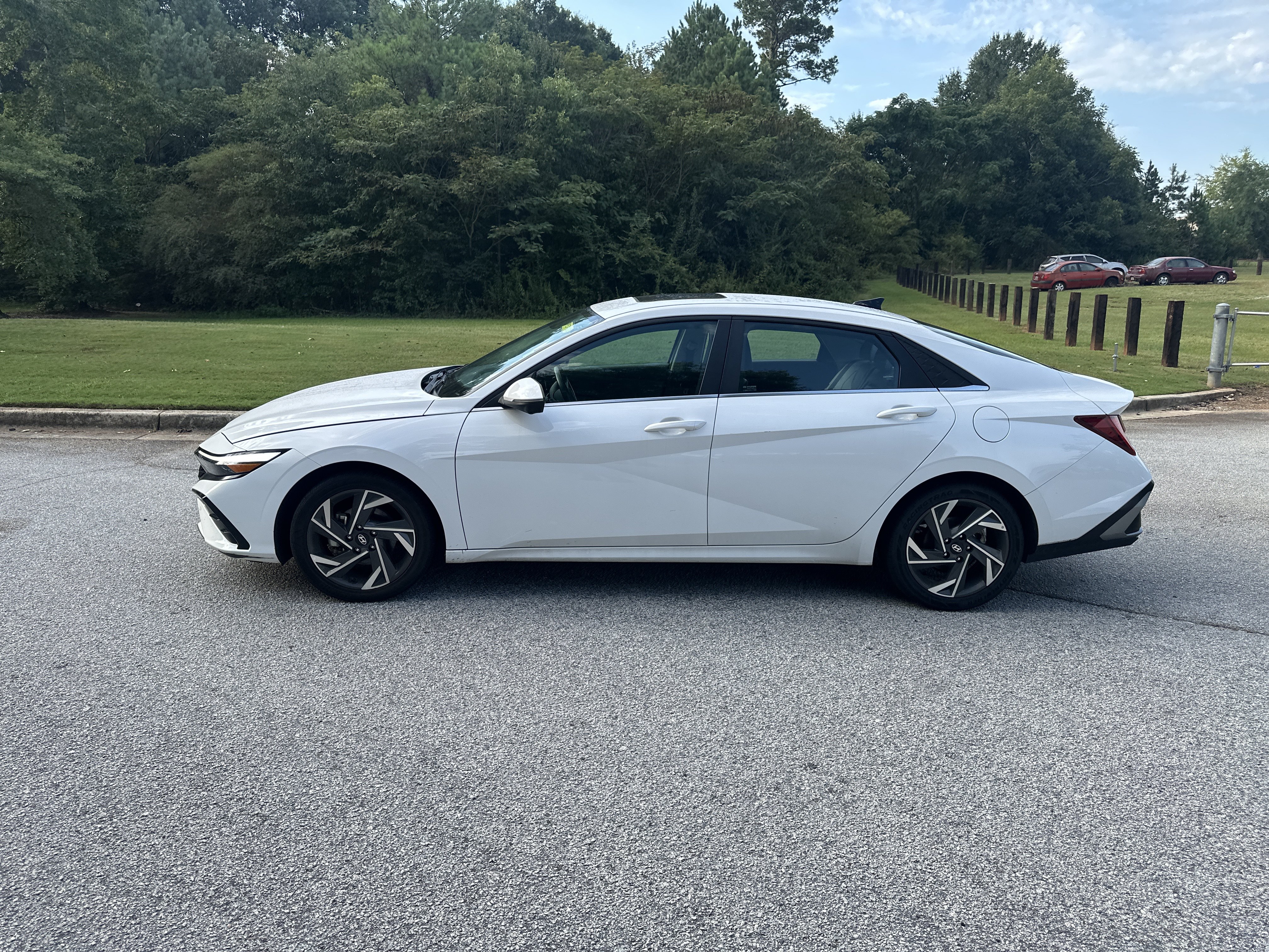 Used 2024 Hyundai Elantra Limited FWD image 8
