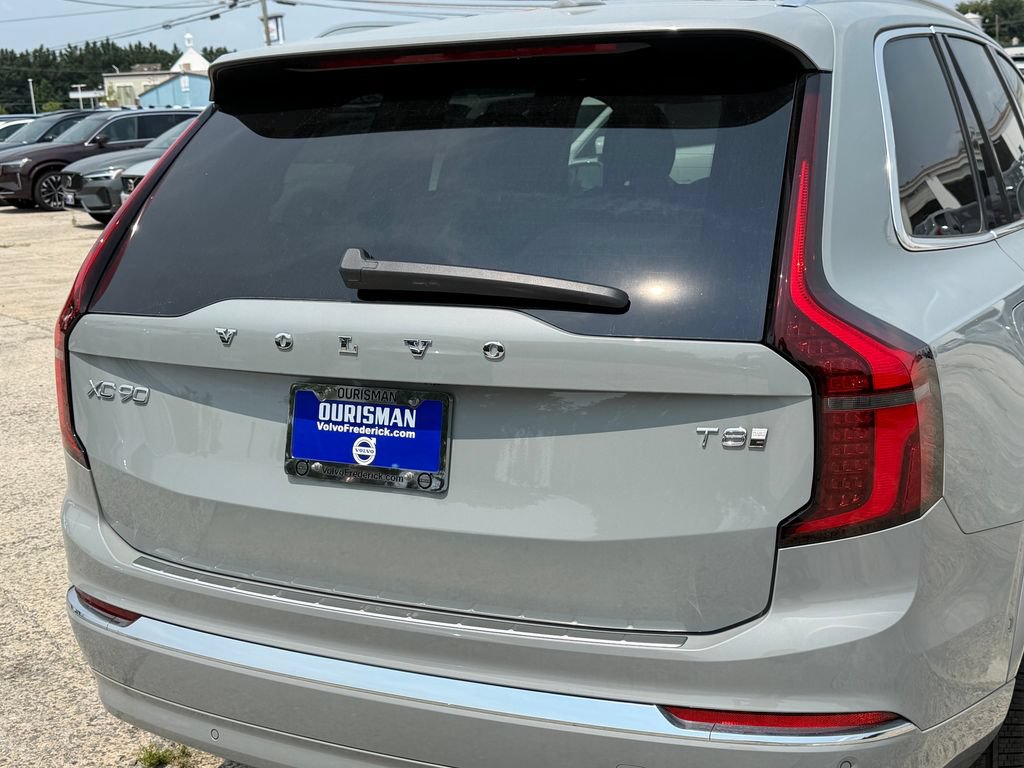 New 2026 Volvo XC90 T8 Plus w/ Protection Package Premier AWD/4WD image 5