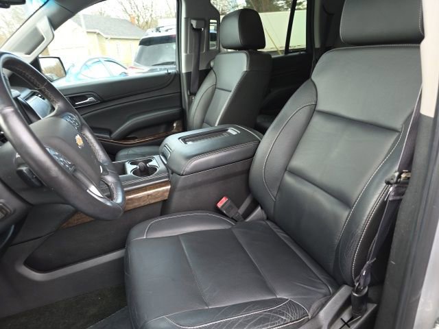 Used 2016 Chevrolet Tahoe LT w/ Luxury Package image 3