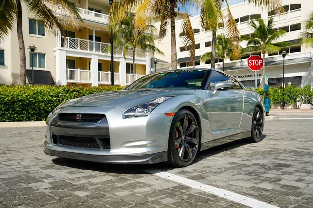Used 2010 Nissan GT-R Premium AWD/4WD image 9