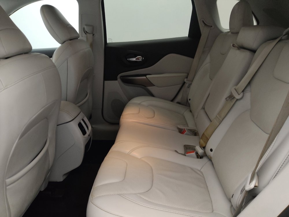Used 2019 Jeep Cherokee Limited FWD image 18