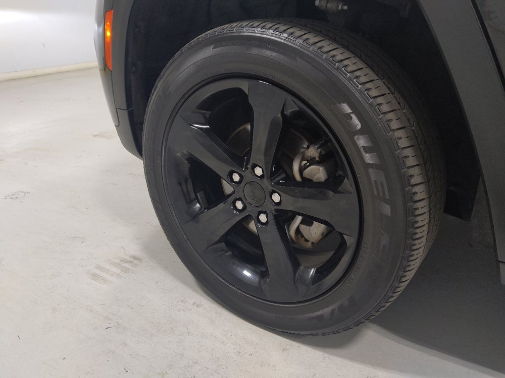 Used 2023 Jeep Grand Cherokee Altitude AWD/4WD image 31