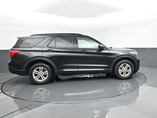 Used 2024 Ford Explorer XLT w/ Equipment Group 202A AWD/4WD image 4