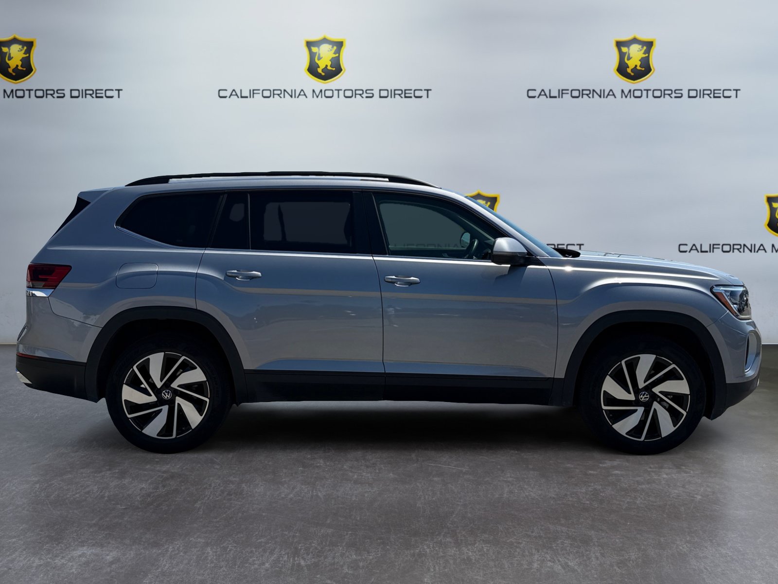 Used 2025 Volkswagen Atlas SE FWD image 6