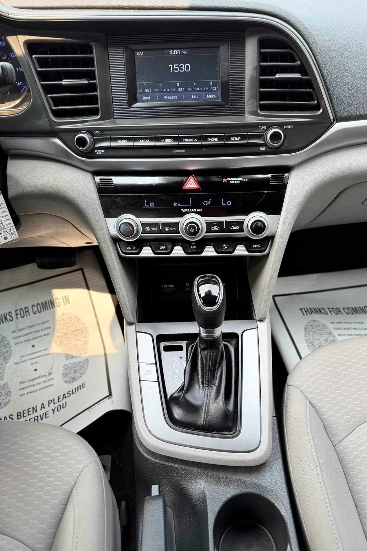 Used 2020 Hyundai Elantra SE FWD image 18