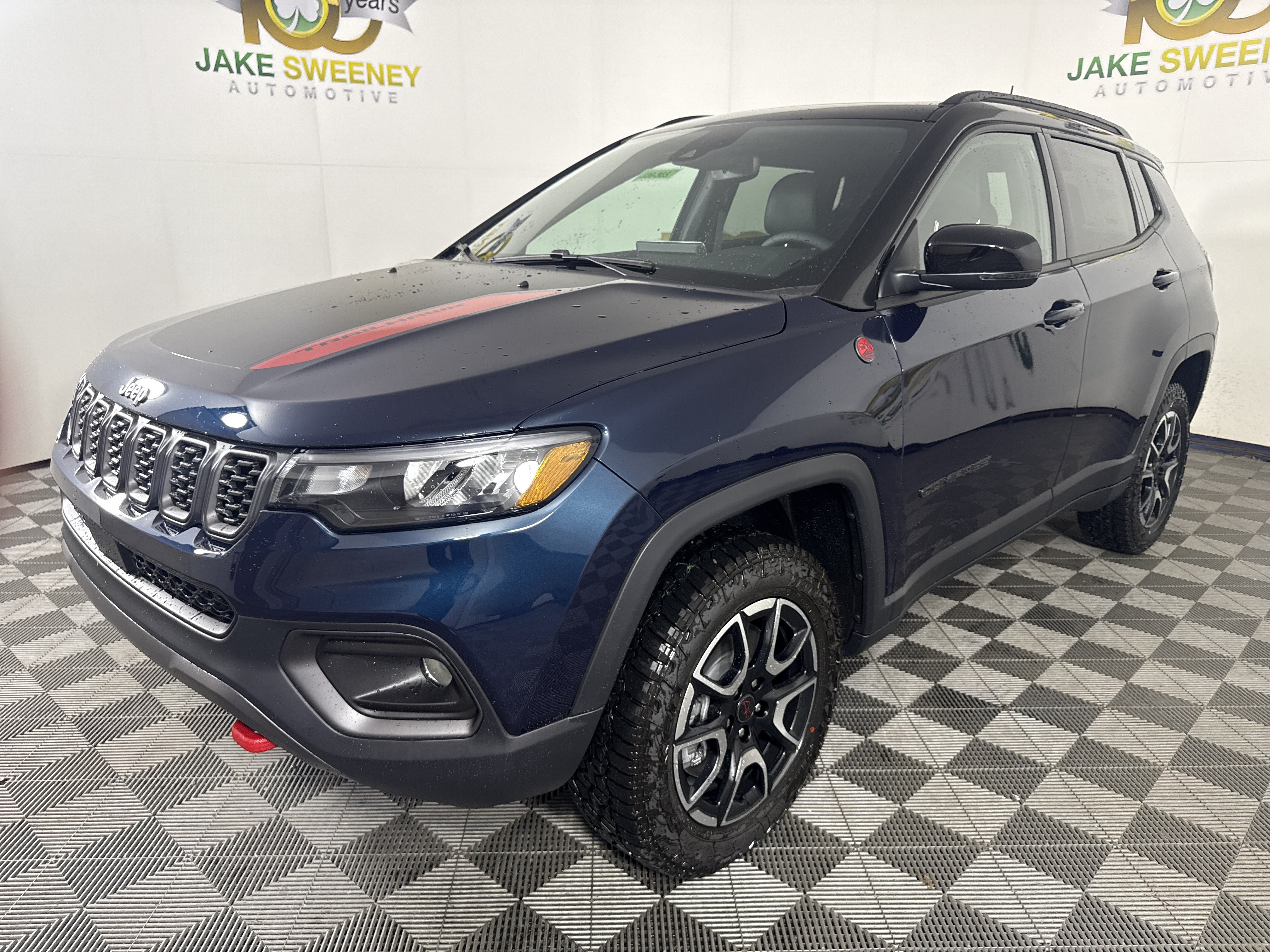 New 2026 Jeep Compass Trailhawk w/ Sun, Sound & Navigation Group AWD/4WD image 4