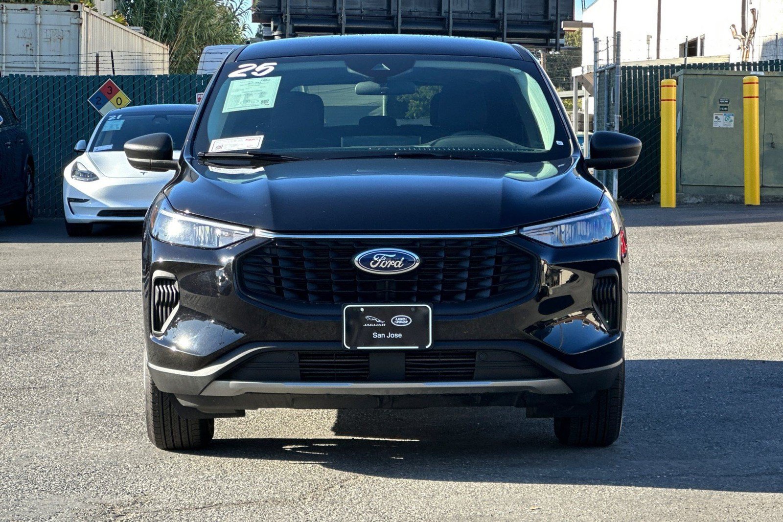 Used 2025 Ford Escape Active w/ Active Premium Tech Pack AWD/4WD image 6
