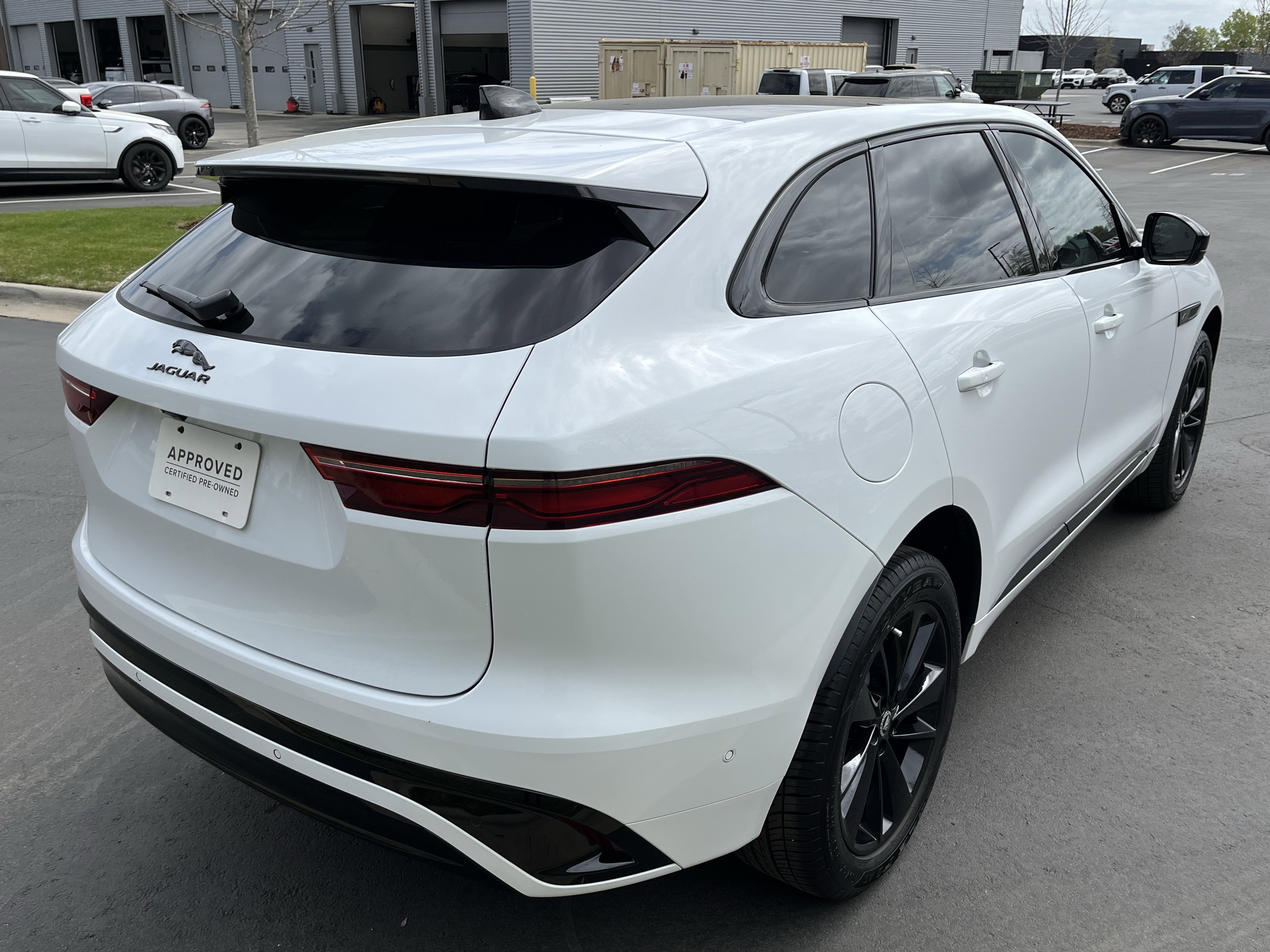 Certified 2025 Jaguar F-PACE R-Dynamic S AWD/4WD image 7