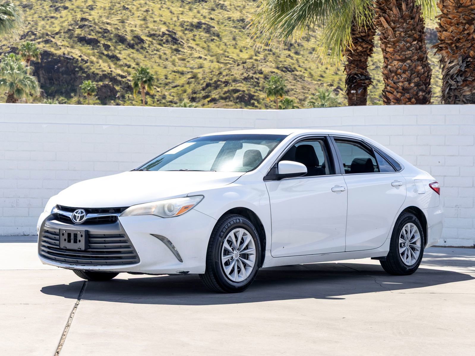 Used 2015 Toyota Camry LE image 5