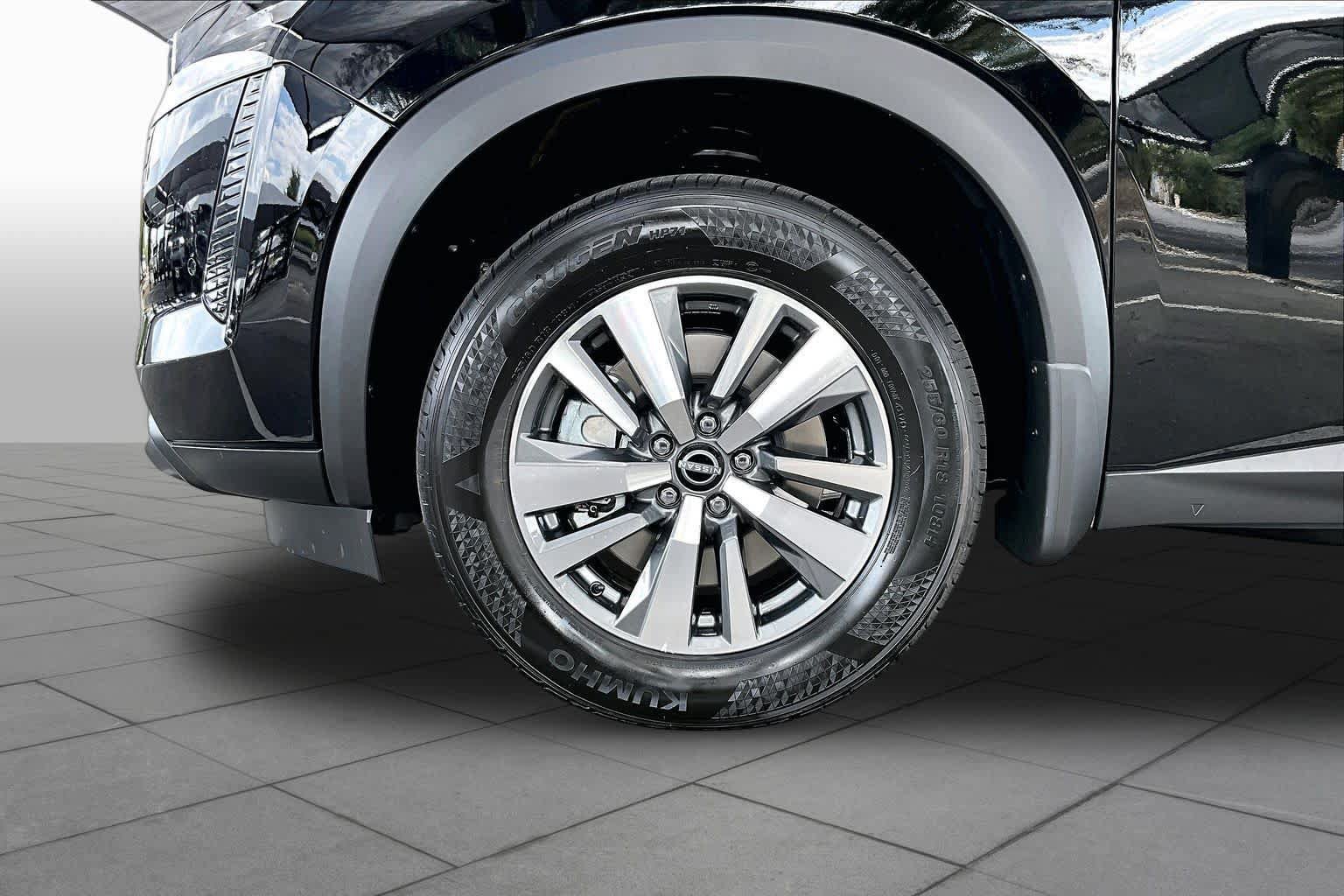New 2026 Nissan Pathfinder SL FWD image 11