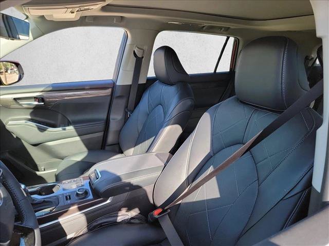 Used 2026 Toyota Highlander Platinum AWD/4WD image 13