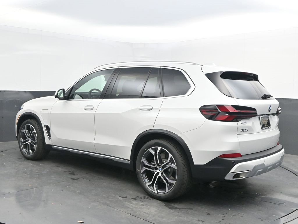 New 2026 BMW X5 xDrive50e image 5