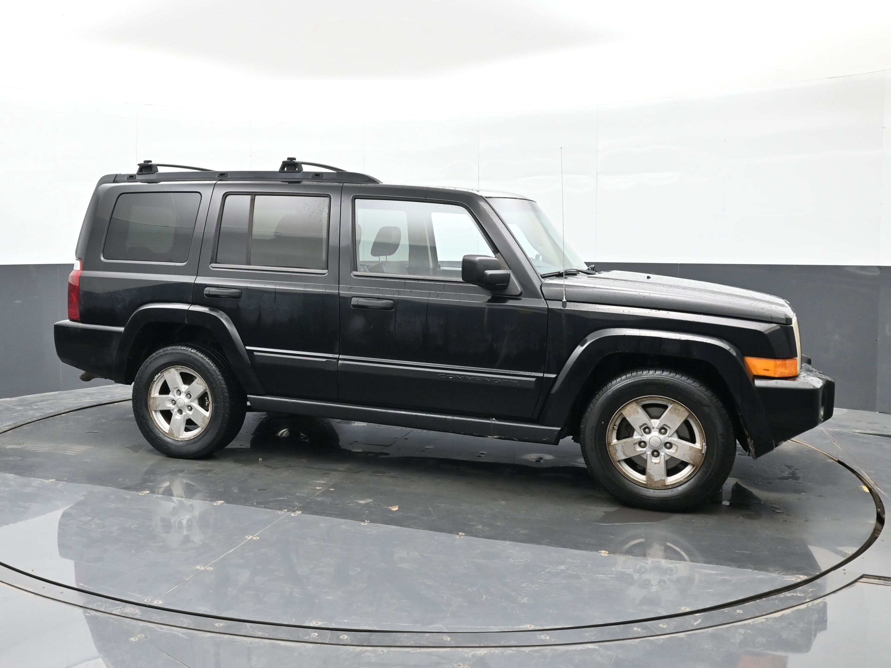 Used 2006 Jeep Commander 4WD image 5