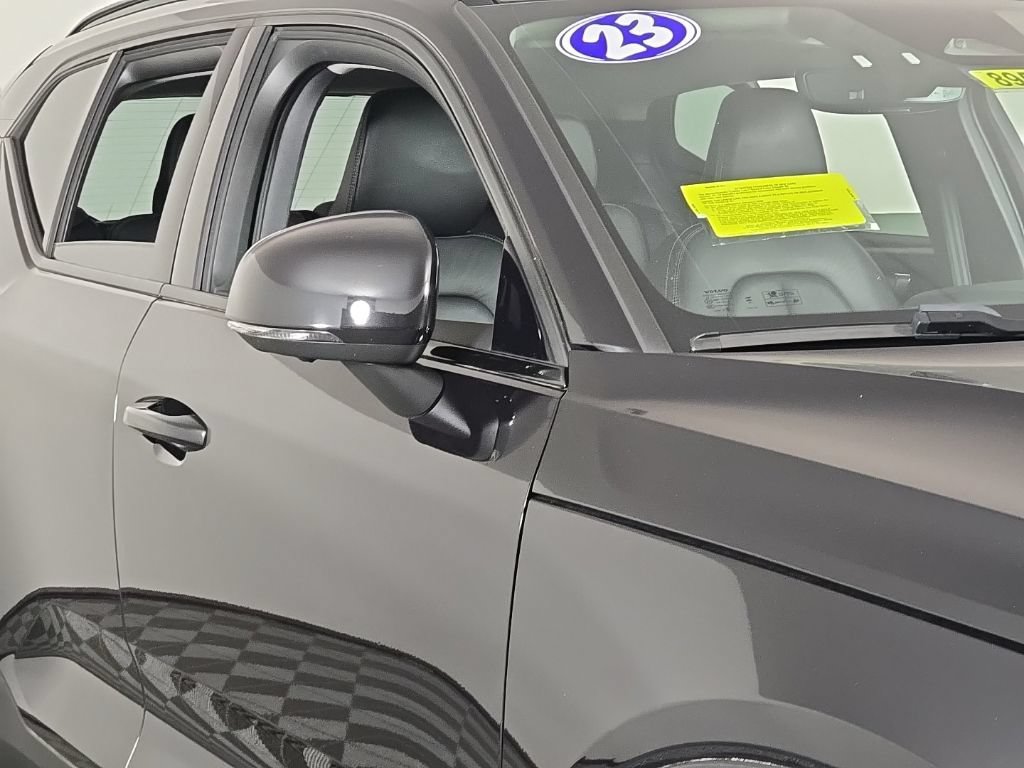 Certified 2023 Volvo XC40 B5 Plus w/ Driver Assist Package AWD/4WD image 8