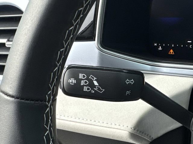 New 2026 Volkswagen Taos SE image 22