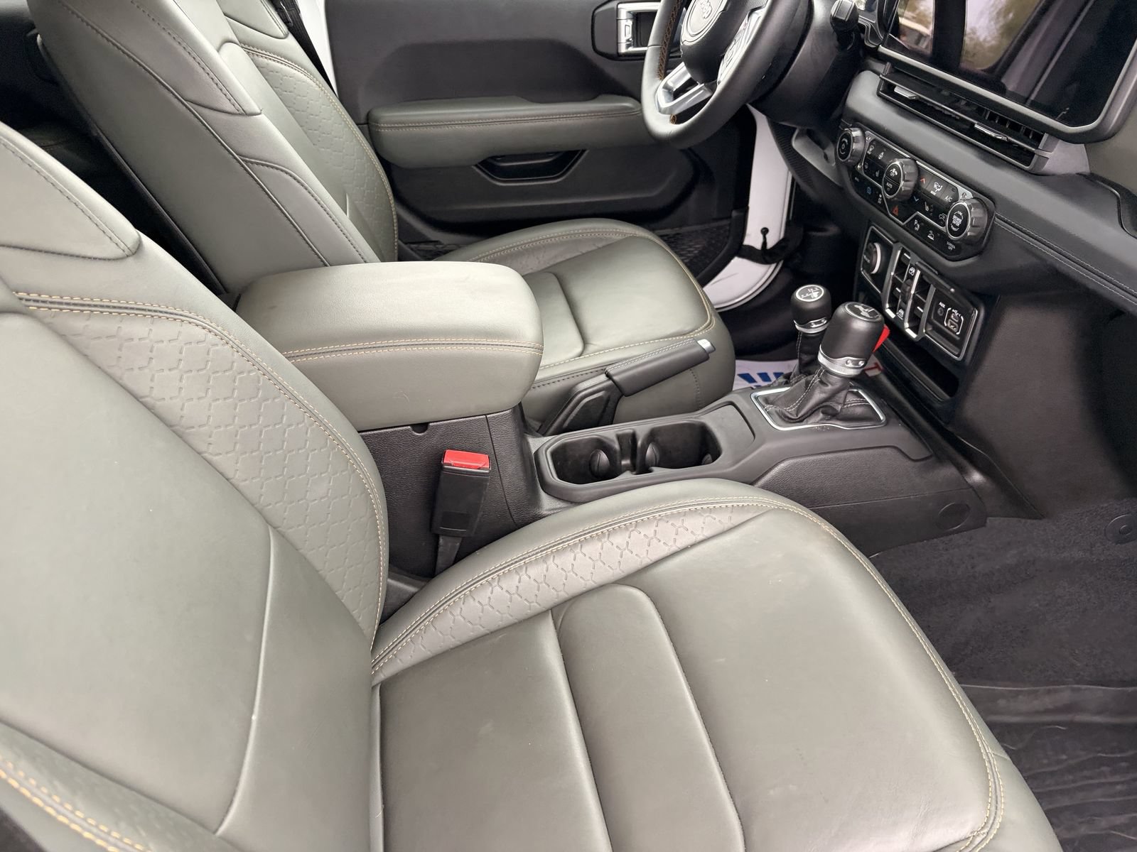 Used 2024 Jeep Wrangler High Altitude AWD/4WD image 11