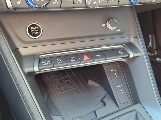 Certified 2024 Audi Q3 2.0T Premium w/ Convenience Package AWD/4WD image 26