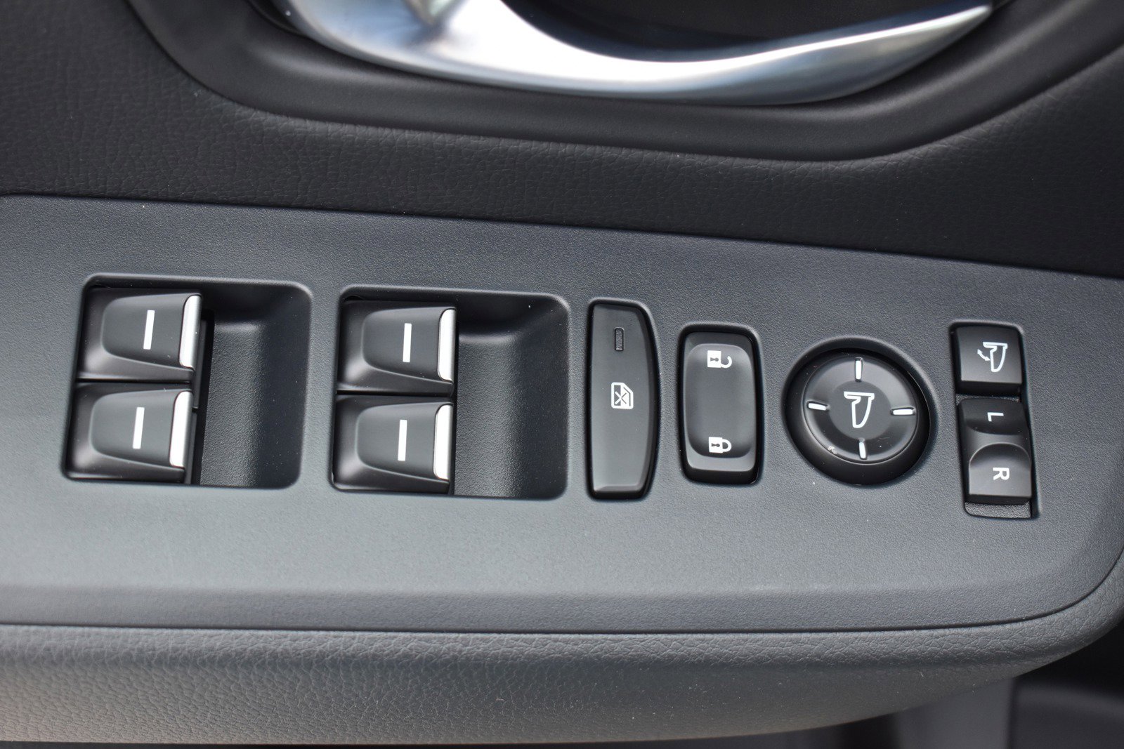 New 2025 Honda Pilot TrailSport image 12