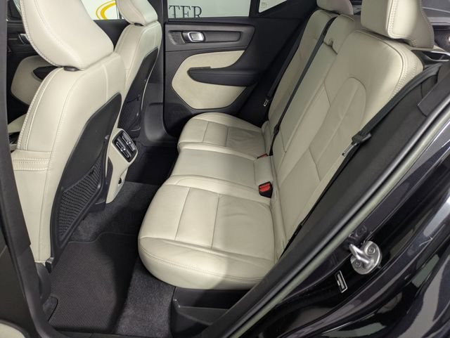 Used 2023 Volvo XC40 B4 Ultimate FWD image 30