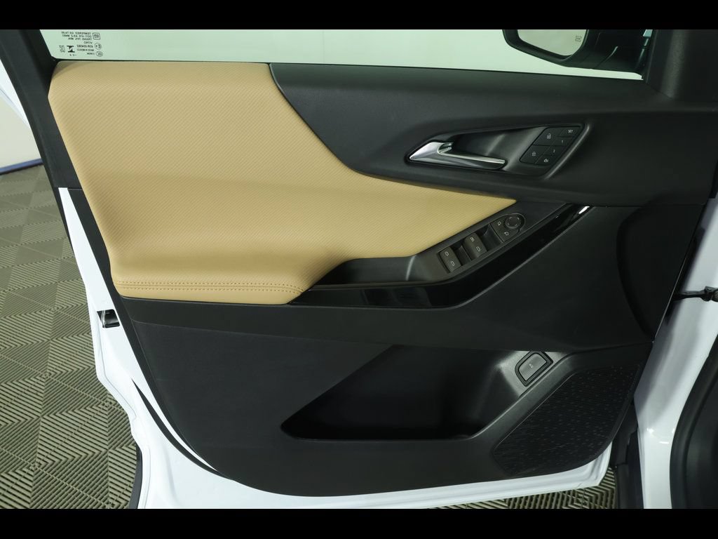 New 2026 Chevrolet Equinox ACTIV w/ Convenience Package III FWD image 24