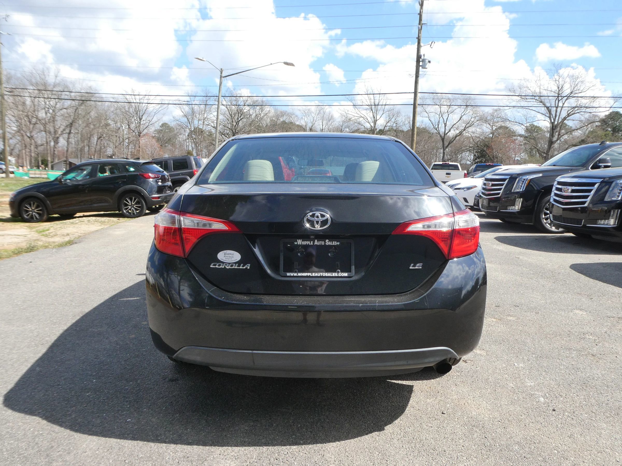 Used 2015 Toyota Corolla LE FWD image 6
