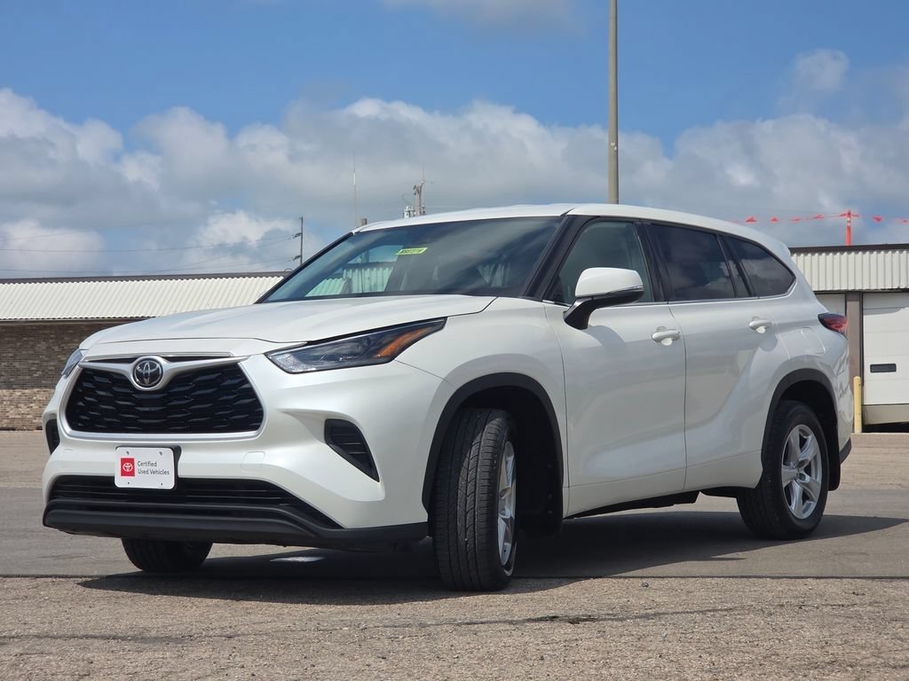 Used 2021 Toyota Highlander L AWD/4WD image 19