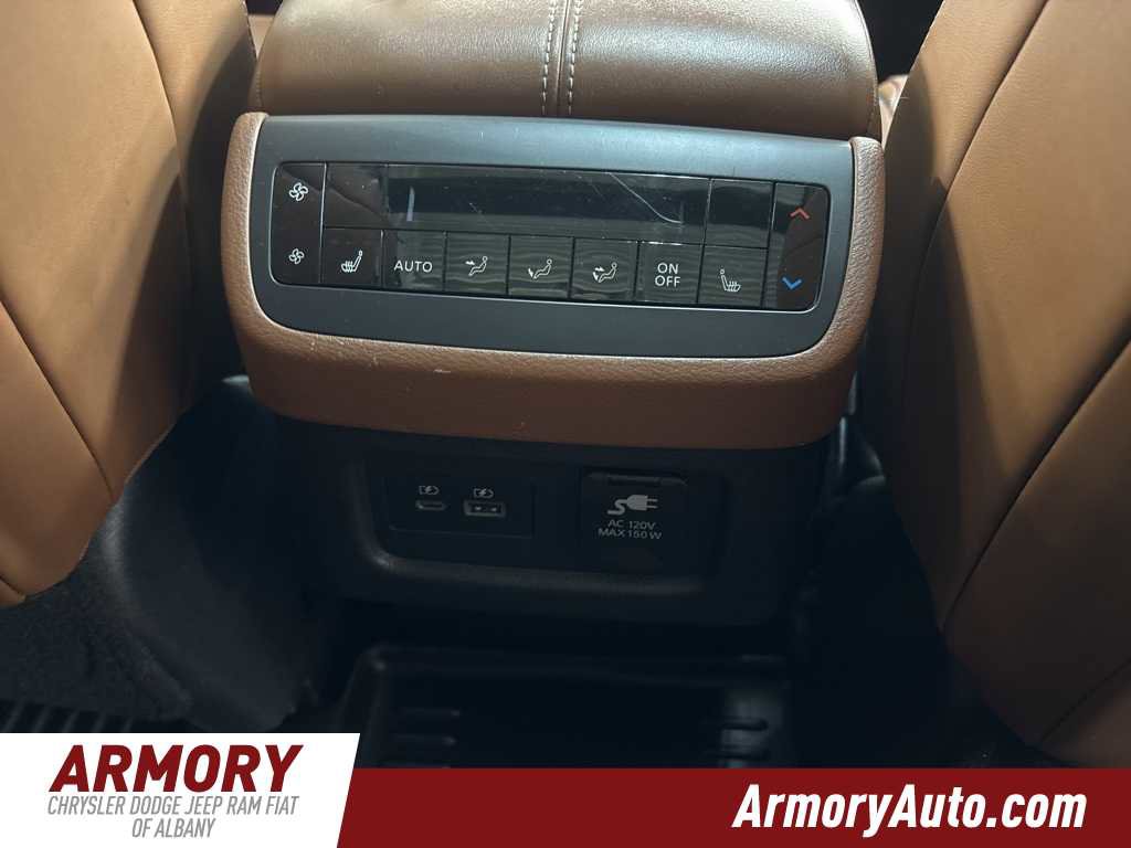 Used 2022 Nissan Pathfinder Platinum w/ Cargo Package image 40