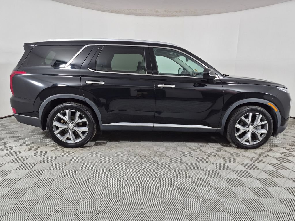 Used 2022 Hyundai Palisade SEL w/ Premium Package FWD image 2