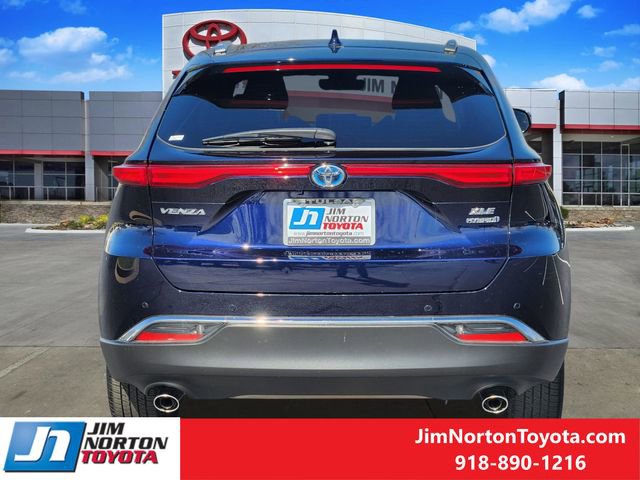 Used 2022 Toyota Venza XLE image 7