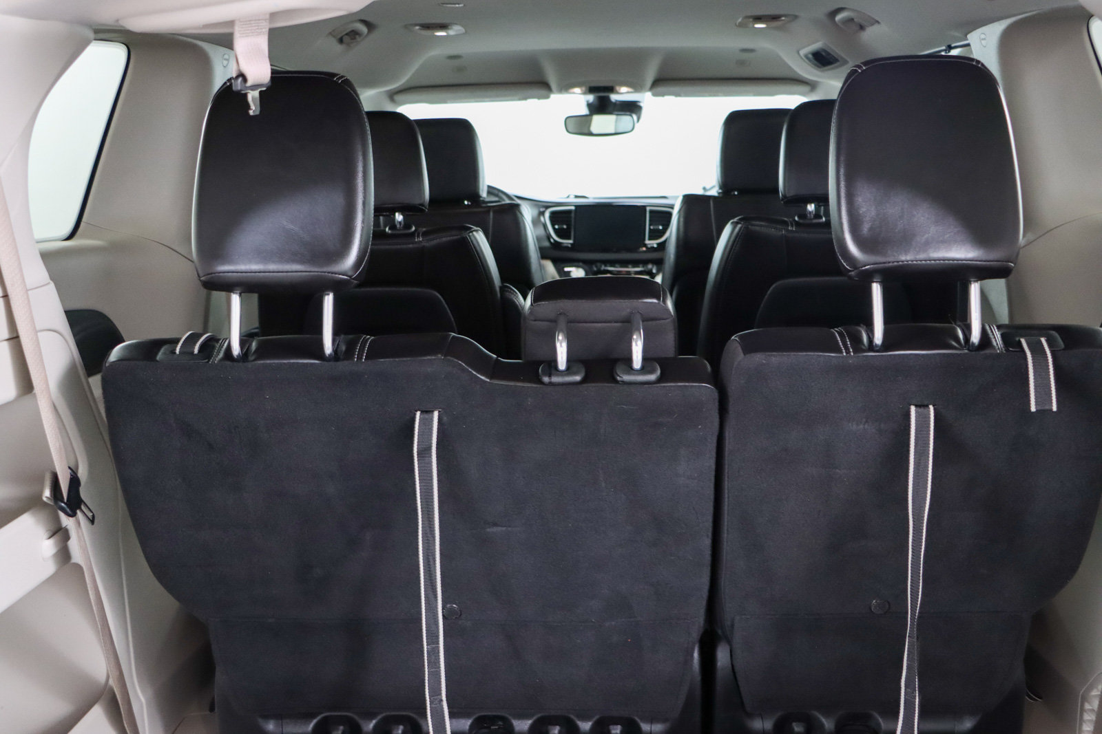 Used 2023 Chrysler Pacifica Touring-L FWD image 30