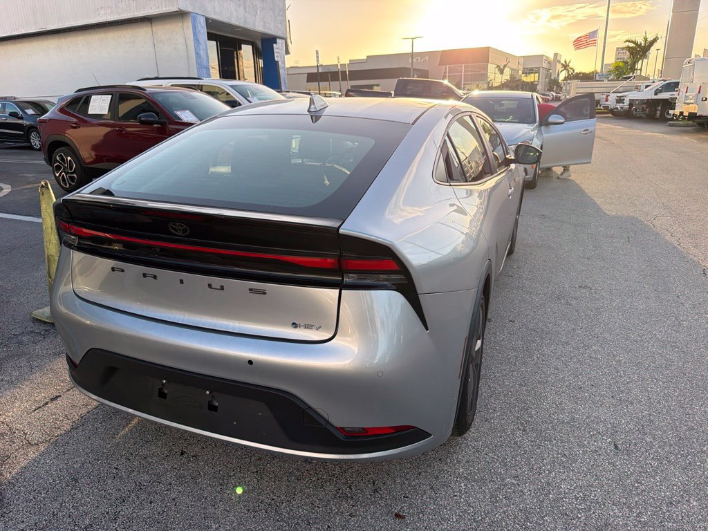 Used 2023 Toyota Prius LE FWD image 13
