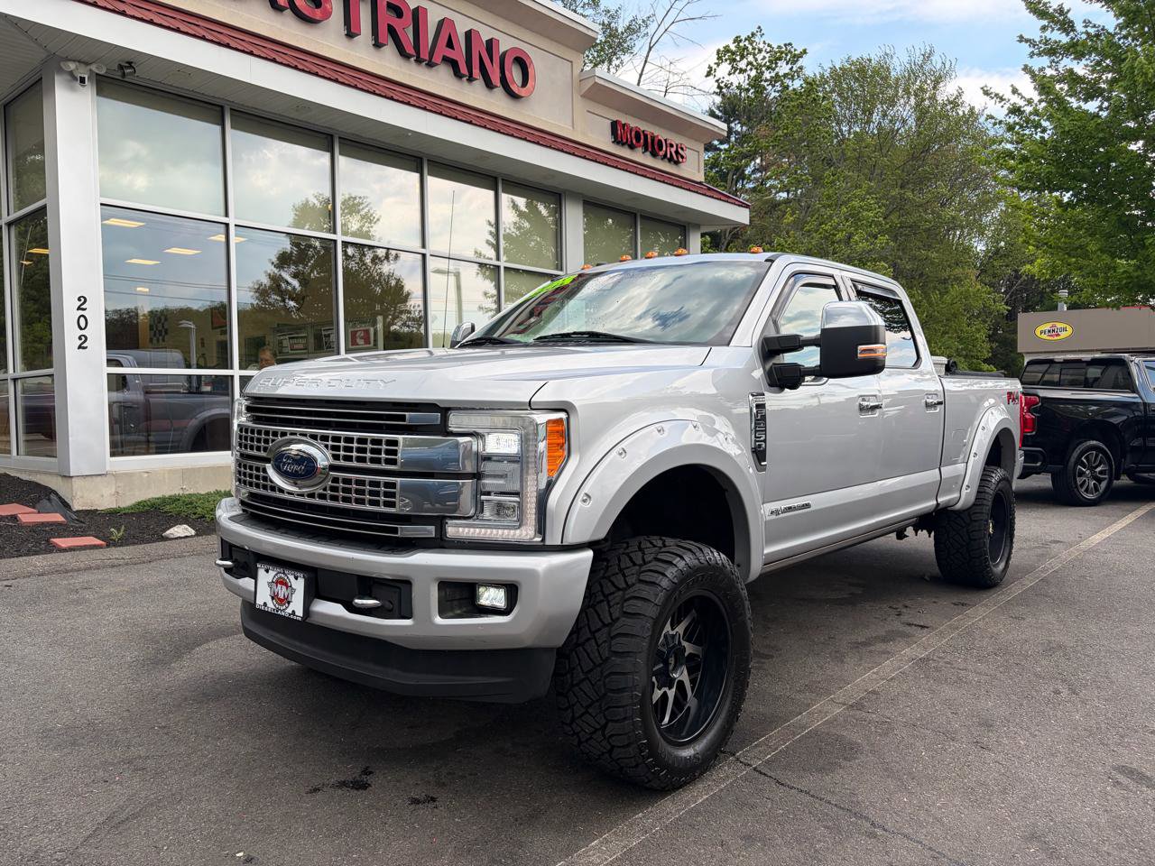 Used 2018 Ford F250 Platinum w/ Platinum Ultimate Package AWD/4WD image 2