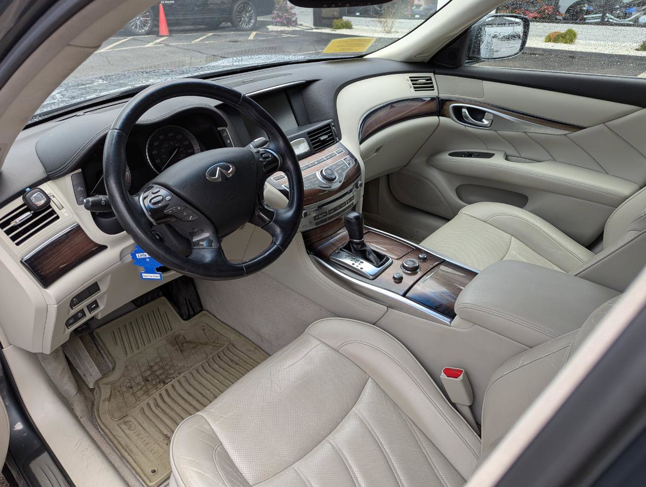 Used 2011 INFINITI M37 x w/ Deluxe Touring Pkg AWD/4WD image 3