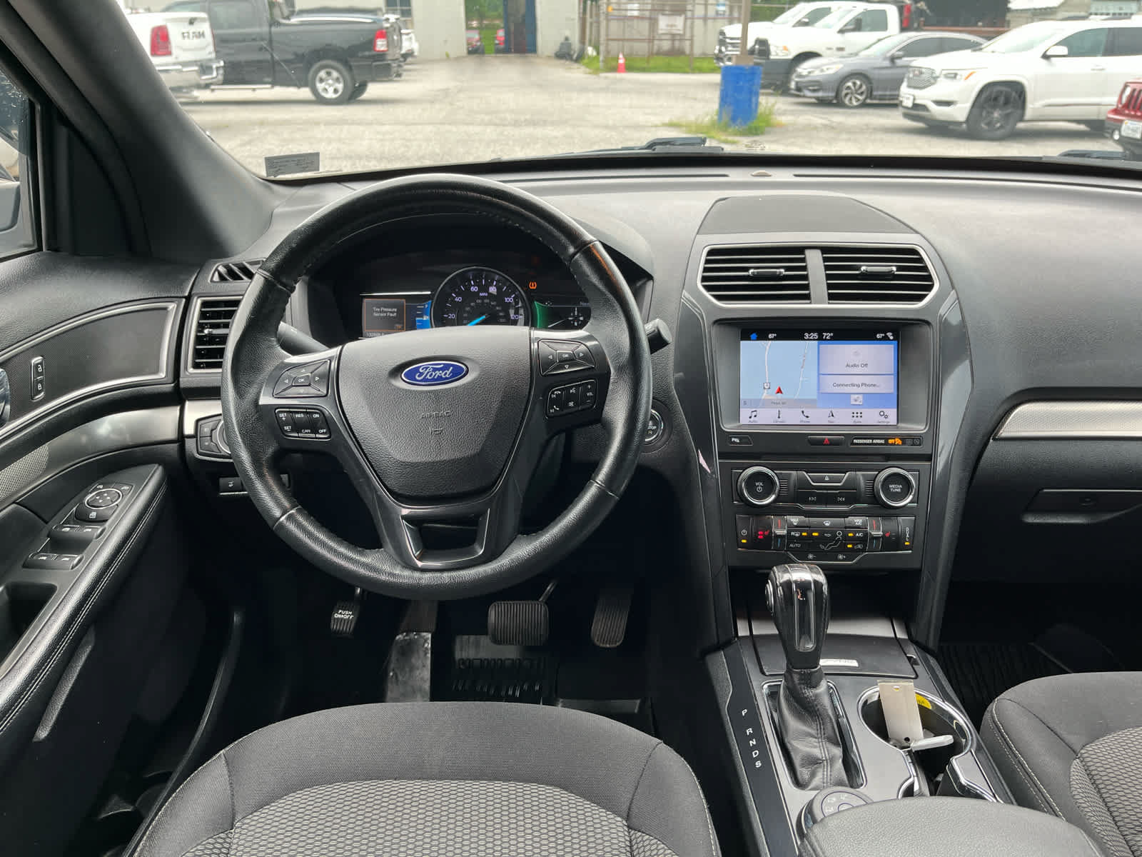 Used 2018 Ford Explorer XLT w/ Equipment Group 201A AWD/4WD image 26